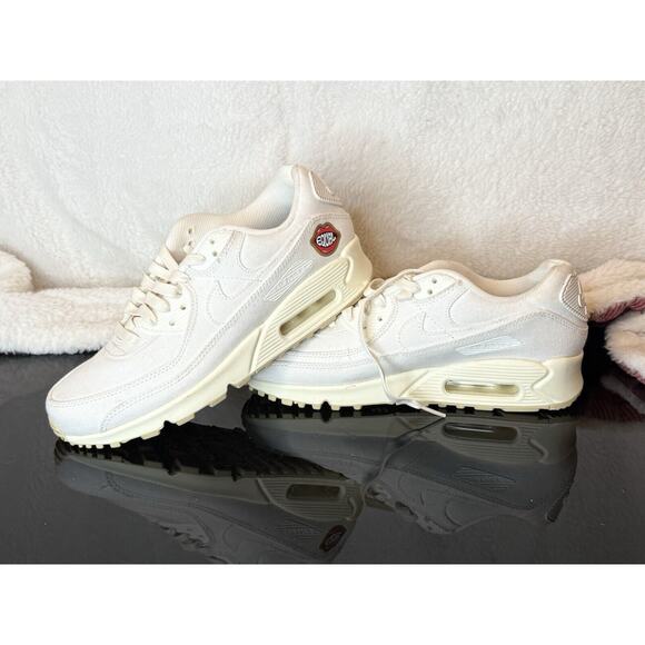 Nike Air Max 90 SE Women's Shoes Size 8 The Future Is Equal FD0867-133 Sail Lips - Picture 2 of 9